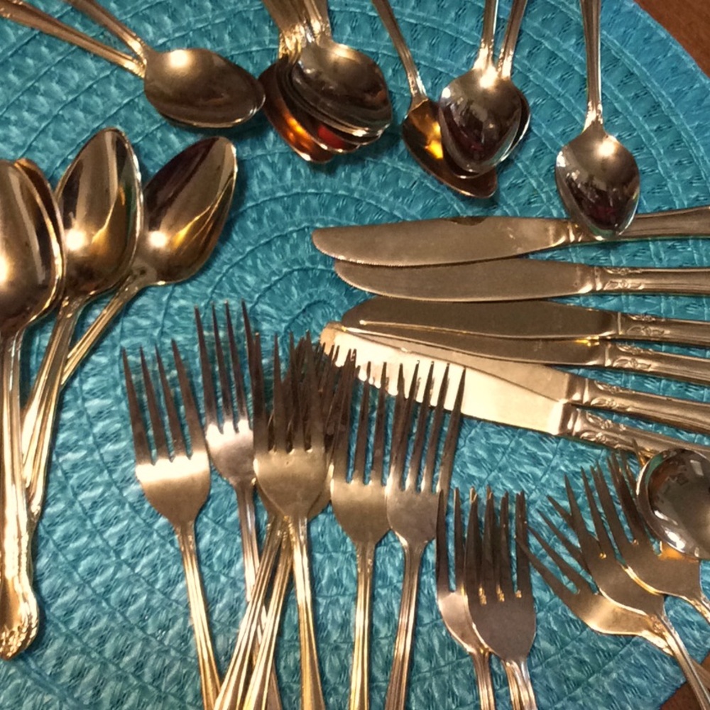 Vintage 41 pc gold plated stainless steel Korean silverware set.